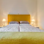 Comfort In Peaceful Area - With Garden Appartement Zadar