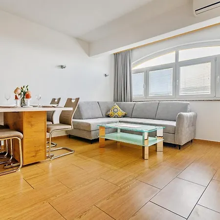 Appartement Comfort In Peaceful Area - With Garden Zadar