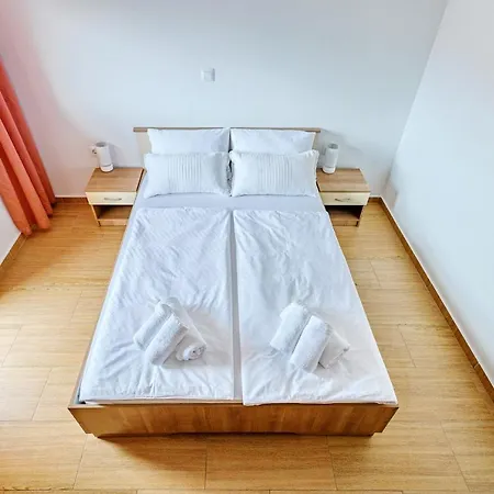 Comfort In Peaceful Area - With Garden * ザダル
