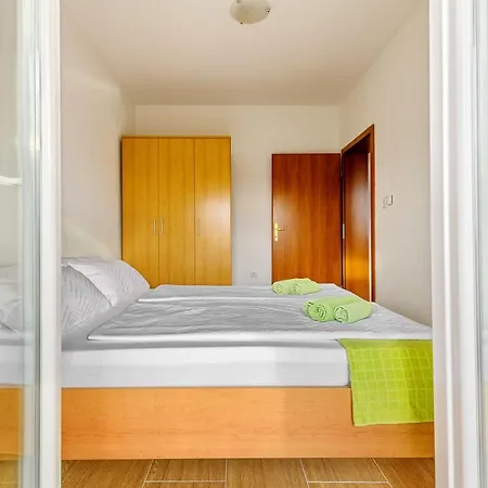 Comfort In Peaceful Area - With Garden Appartamento Zara