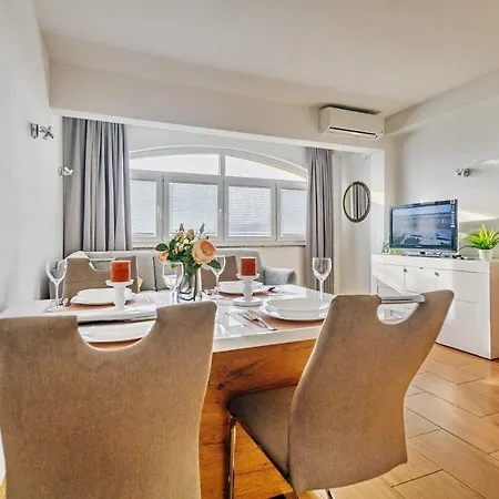 Comfort In Peaceful Area - With Garden Appartamento Zara
