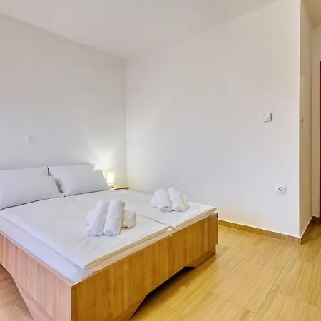 Appartamento Comfort In Peaceful Area - With Garden