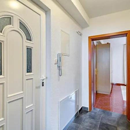 Comfort In Peaceful Area - With Garden * Zadar
