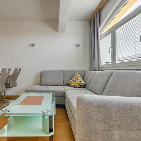 Comfort In Peaceful Area - With Garden Zadar