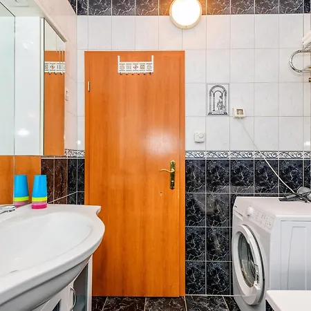Comfort In Peaceful Area - With Garden Zadar