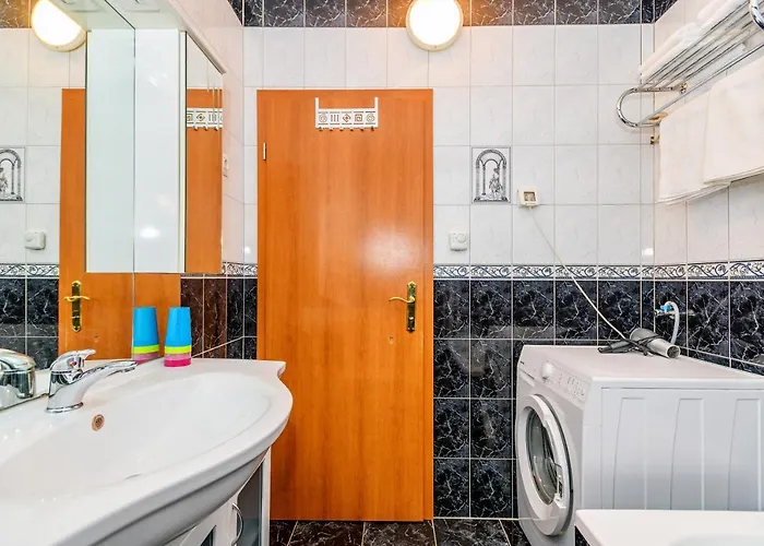 Comfort In Peaceful Area - With Garden Zadar